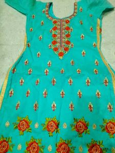 Elegant Embroidered Kurta