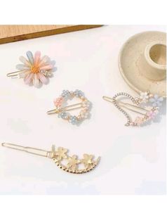 Unique Design Korean Clip 4 Pic Set