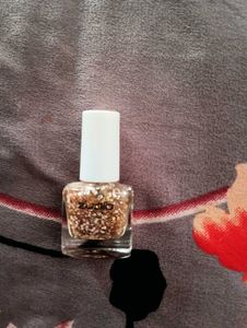 zudio glitter nail polish