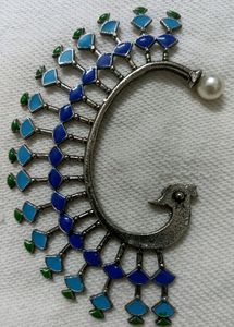 Strigehne Peacock Shape Meena One Pearl Earring