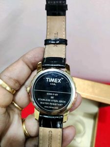 Timex Gold-Tone Watch ⚡with Black Leather Band