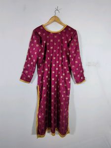 Maroon Kurta Sets (Women&#39;s)