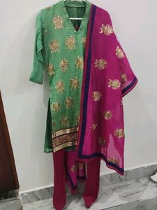 Embroidered Green &amp; Pink Salwar Kameez