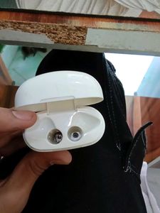 Apple AirPods Case and Charger