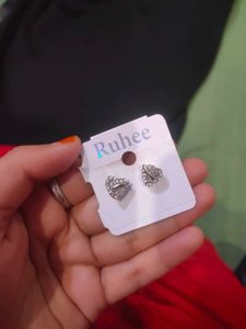 2 Pair Earrings