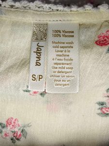 🎁Buy 1, Get 1 Free🎁 Size S/ M Floral Print Top