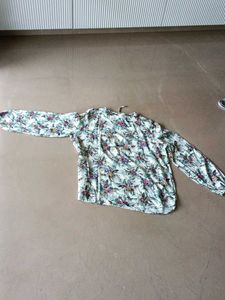 Brand new Floral Print Top