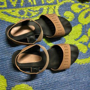 Elegant Brown Sandals
