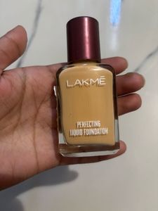 Lakme Perfecting Liquid Foundation