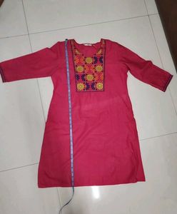 Elegant Pink Embroidered Kurti (L)