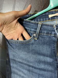 Levi’s Jeans- 28