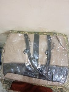 New Condition Beautiful Khali Colour Handbag 🥰