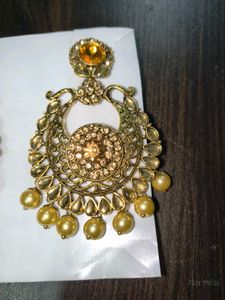 Elegant Ethnic Earrings &amp; Maangtika
