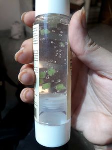VITAMIN C SERUM WITH KIWI CHUNKS