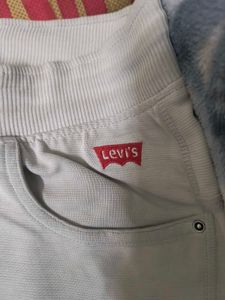Levi&#39;s White Colour Lower