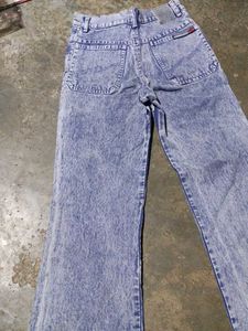 Trending Straight Denim Jeans .