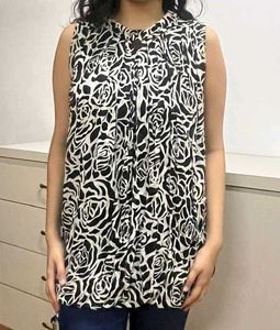 Black & White Sleeveless Top – Adjustable Length &