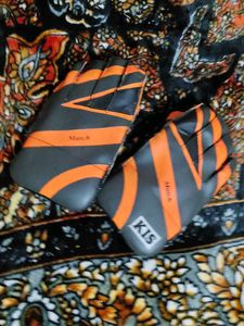 wicket keeping gloves kis