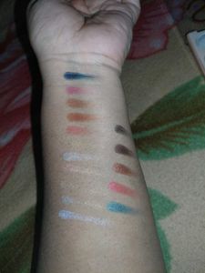 Used Super Shiny Eyeshadow Palette