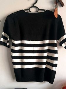 Korean Black Top