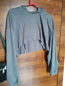 crop hoodie street style from teamsprit