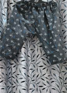 Patterned Gray Capris