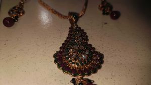Neckpiece &amp; Earings Set