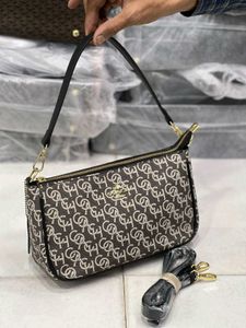 COACH NEW MODEL ZIPPER SLING WITHOUT BOX