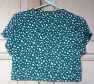 SHEIN FLORAL CROP TOP 💚