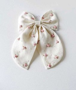 Hand Embroidered Hairbow 🎀