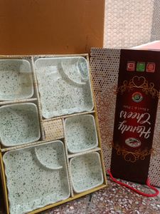 Set of 4 Bowls and 2 plates 🥰🤌 Crockery