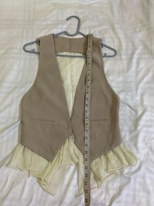 Ruffle Hem Vest Bust 32