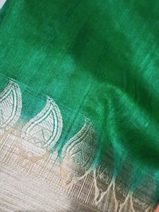 New Saree With Nice Border