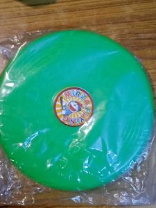 🆕 Green Flying Disc / Frisbee