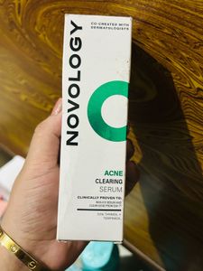 ACNECLEARING SERUM REDUCES ACNE FROM DAY