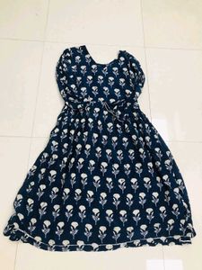 Floral Print Navy Blue Nyracut Kurti With Leggings