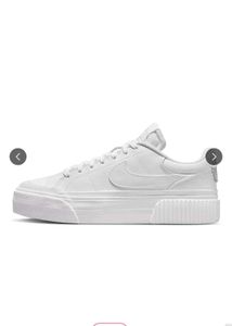 Nike Women Court Legacy Sneakers