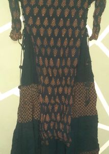 Elegant Black &amp; Brown Embroidered Kurti