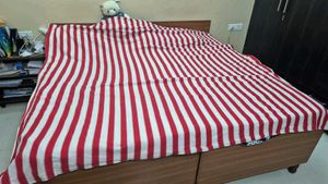 Quilt/blanket cover red