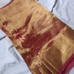 Jhanvii Saree And Led Face Mask