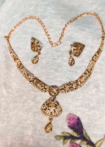 Elegant Gold Jewelry Set (Diamonds Have Come Off)