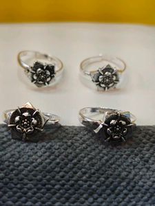 Buy pure silver toe rings at wholesale prices.