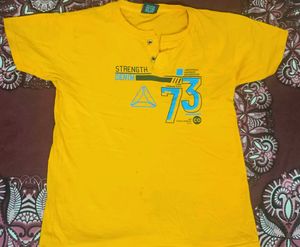 Used Combo: Yellow T-shirt &amp; Printed Green Shorts