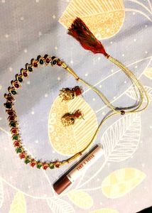 Elegant Necklace &amp; Earring Set with lipstick