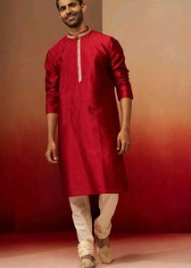 Vastramay Maroon Jacquard Kurta With Cream Churida