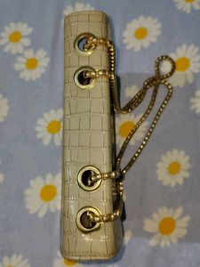 Chic Beige Croc-Embossed Chain Bag