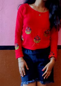 ❤❣Red crop top and denim shorts 💙💙