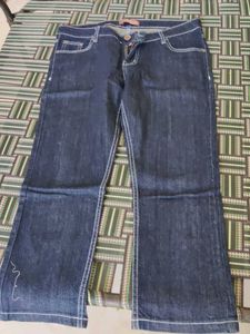 Blue Jeans with White Thread Border & Back Pocket