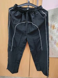 Women&#39;s Black Track Pants (J)