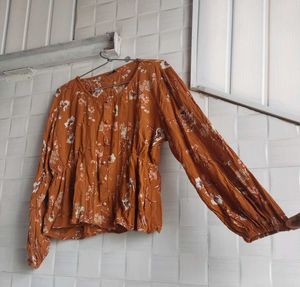 TOP FOR WOMEN (NEW without TAG)